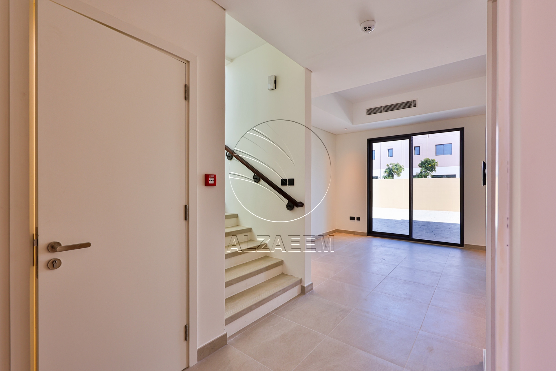 √Single Row End Villa | Steps away from the Park√