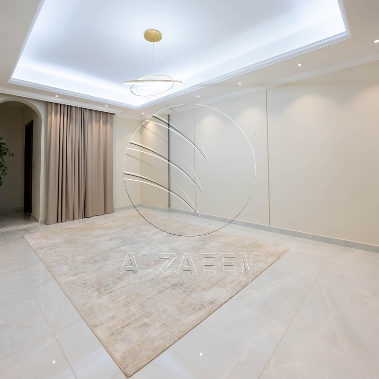 Single Row | Upgraded 5BR Villa | Pool and Garden