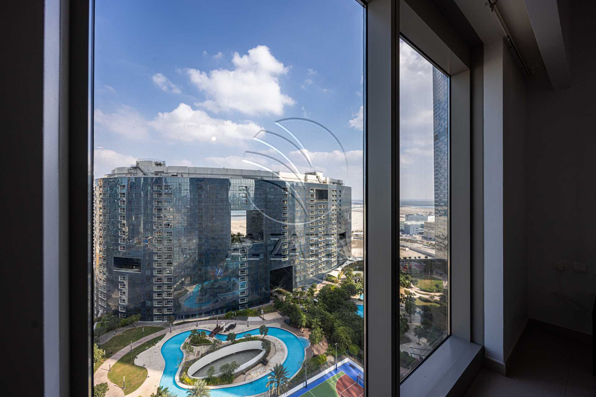 HIGH LEVEL | Semi Furnished | Facing Amenities