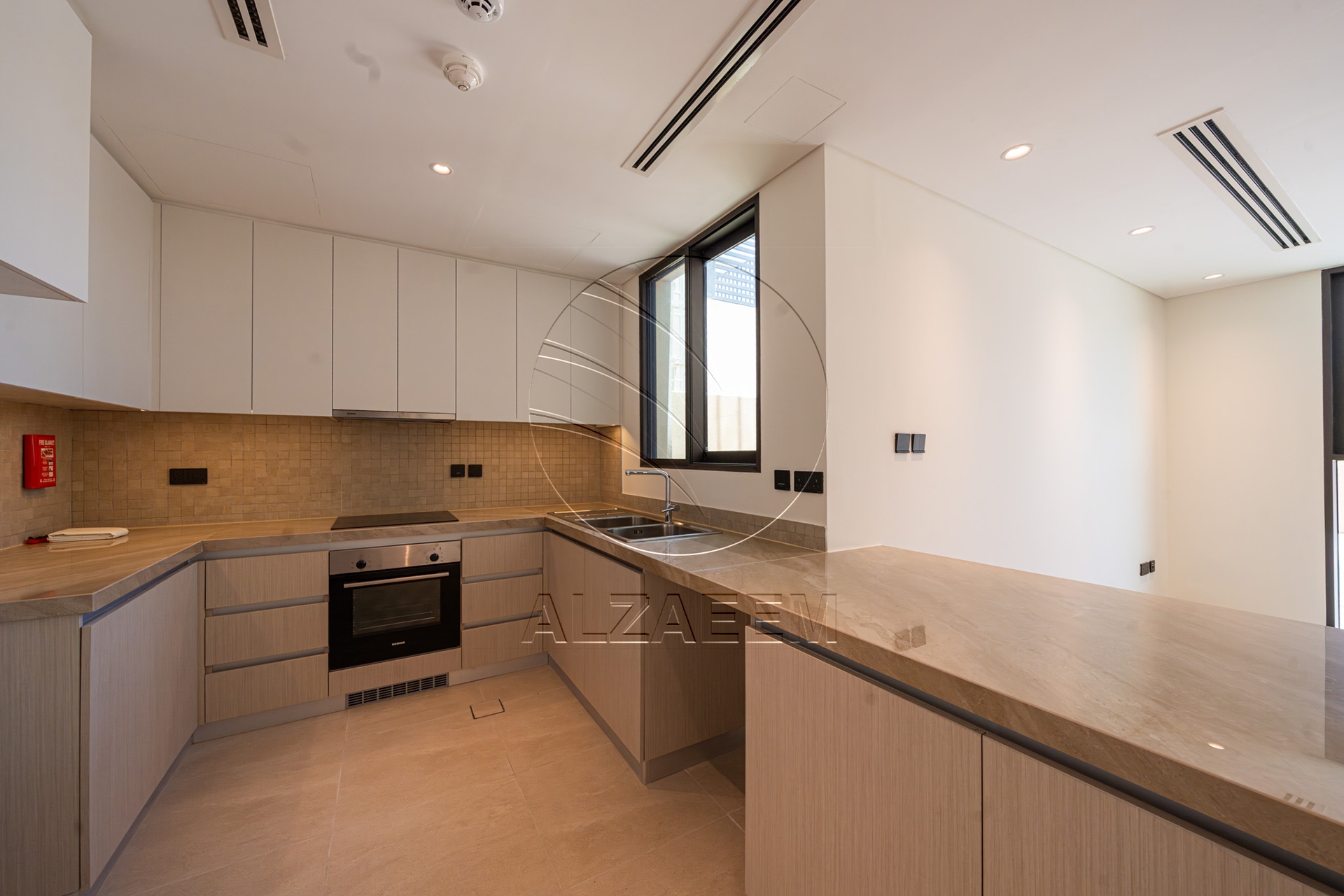 √EXCLUSIVE! | Spacious Plot! Prime Location√