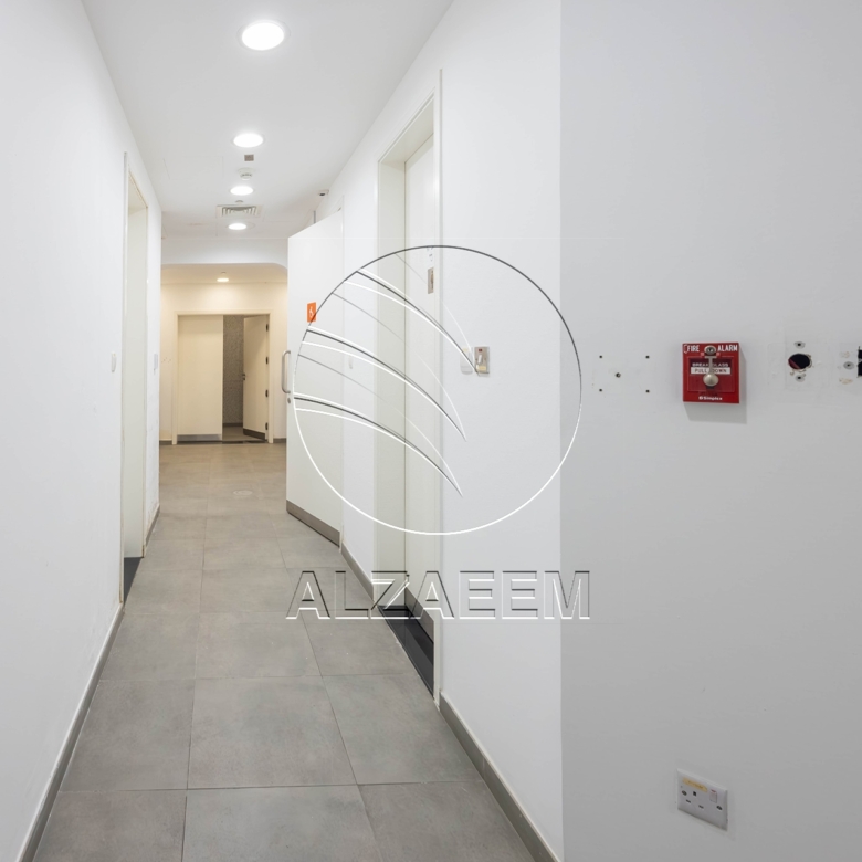 √ Fitted – Spacious Showroom| Ideal Business Location √