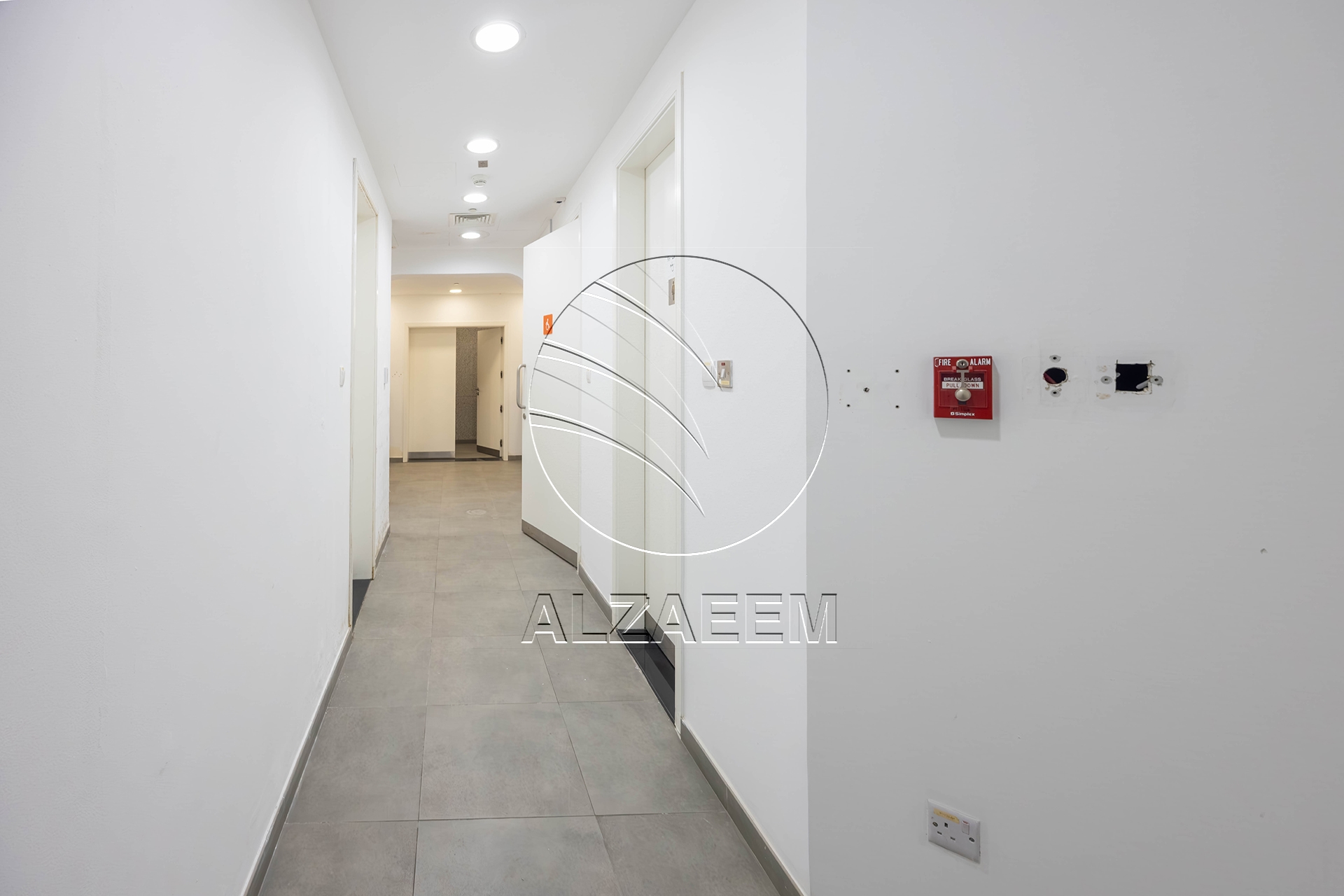 √ Fitted – Spacious Showroom| Ideal Business Location √