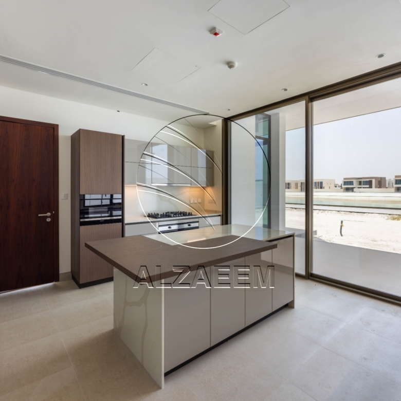 √ VACANT Waterfront Villa with Private Beach √
