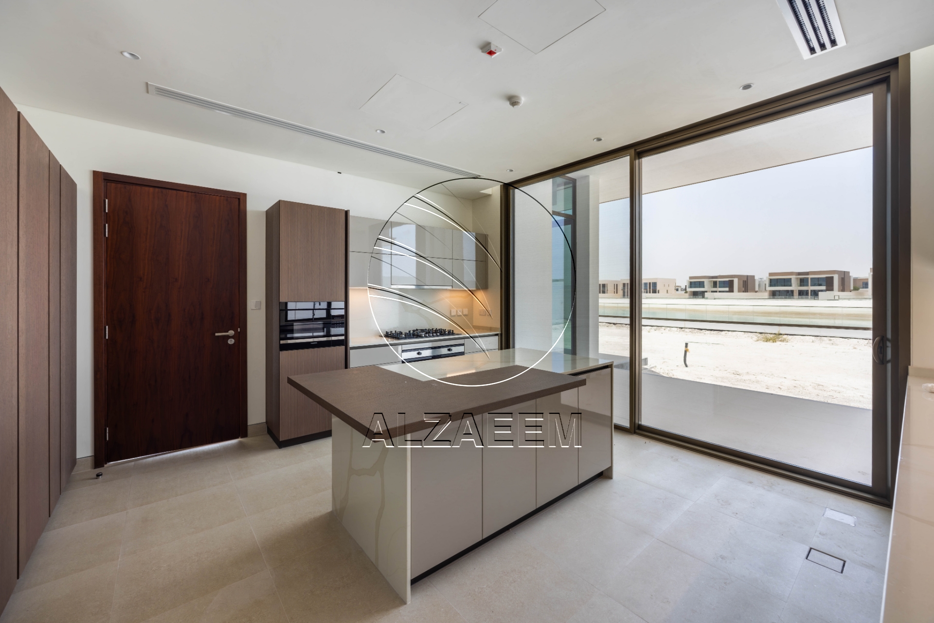 √ VACANT Waterfront Villa with Private Beach √