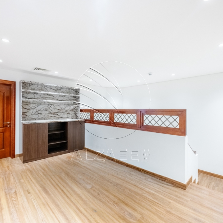 √ VACANT | Prime Location | Spacious 4BR Villa √