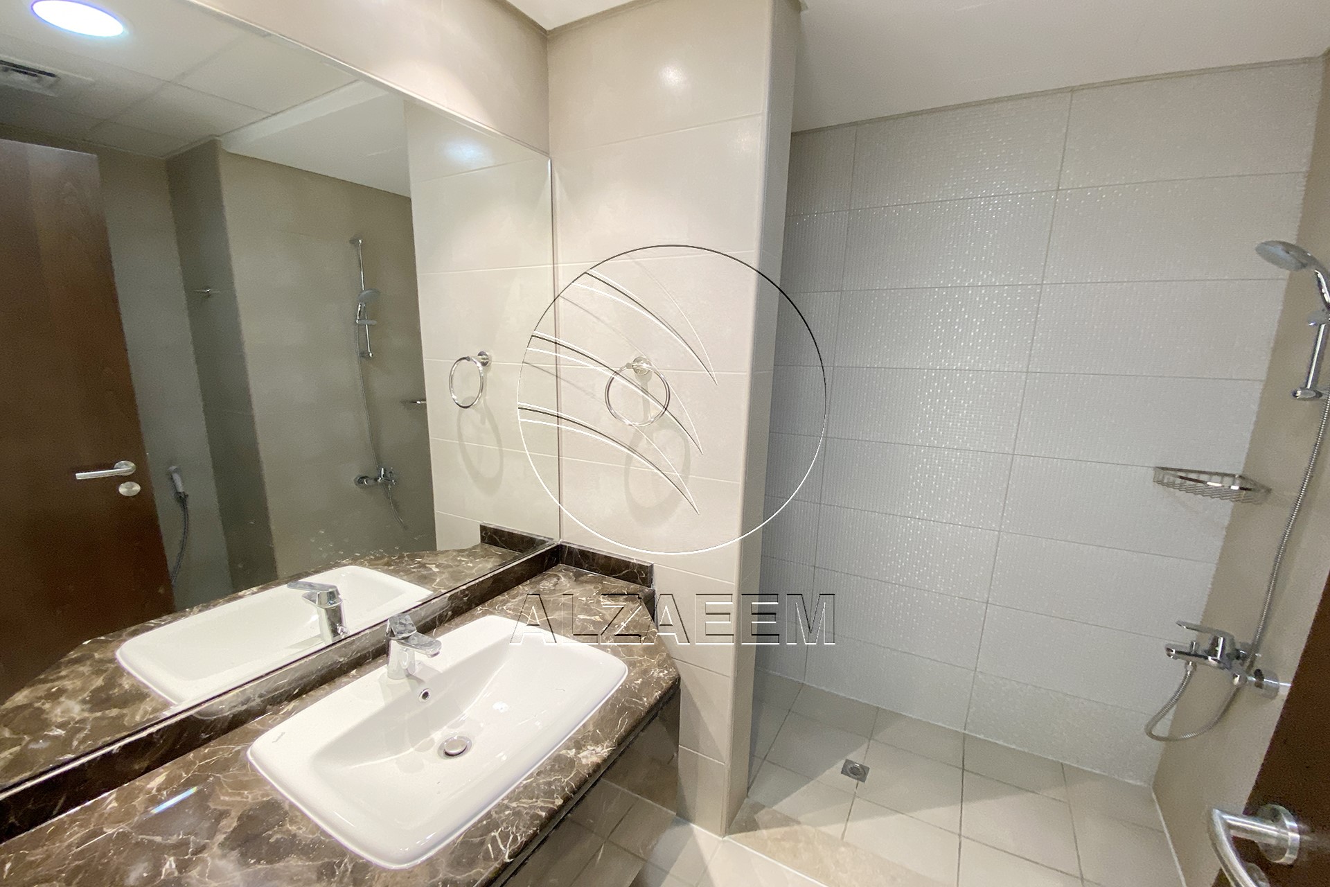 Luxury Living | 2 payment – 3+Maid | Vacant