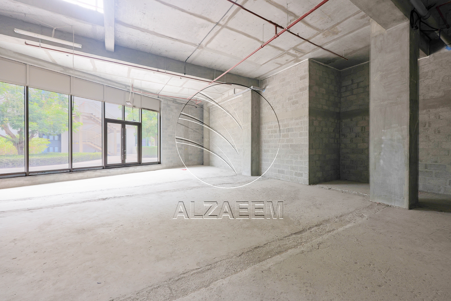 Spacious Retail/Shop with Excellent Visibility