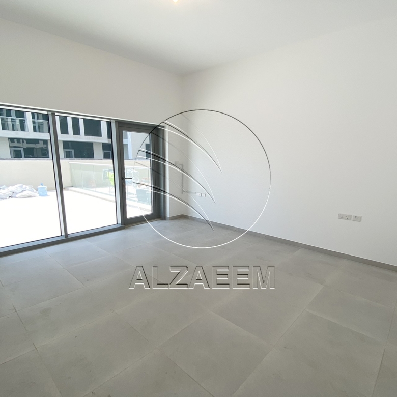 Luxury Living | 2 payment – 3+Maid | Vacant
