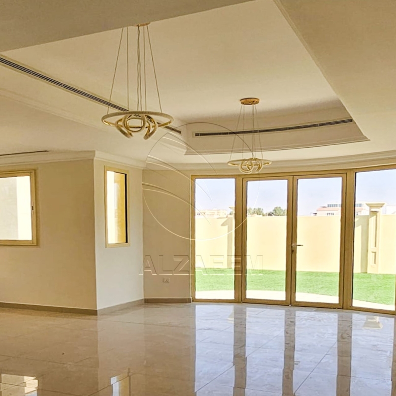 5BR Corner Villa | Private Pool | Spacious Garden