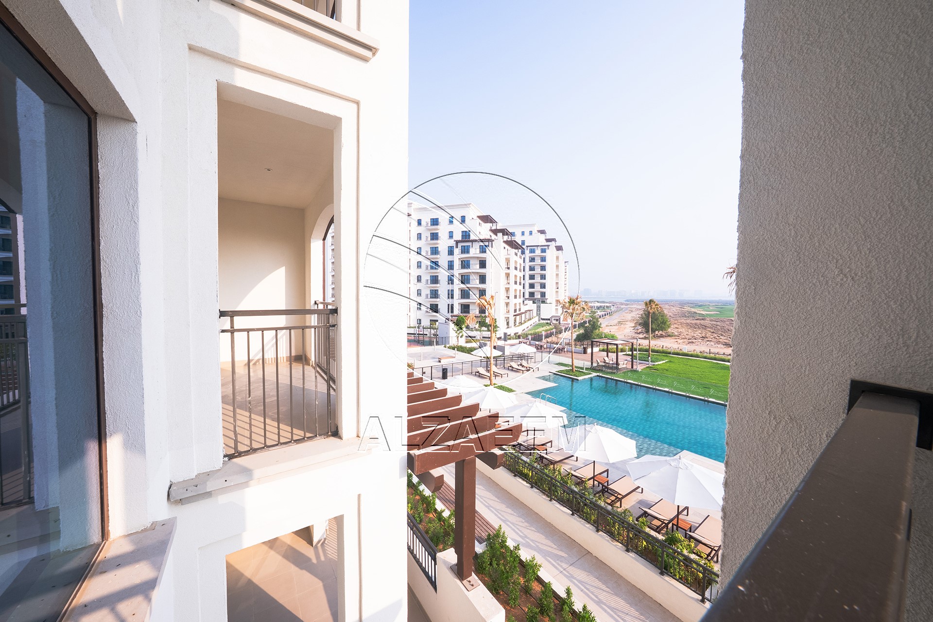 √ RARE 2BR+M Duplex | Direct Golf Course View √