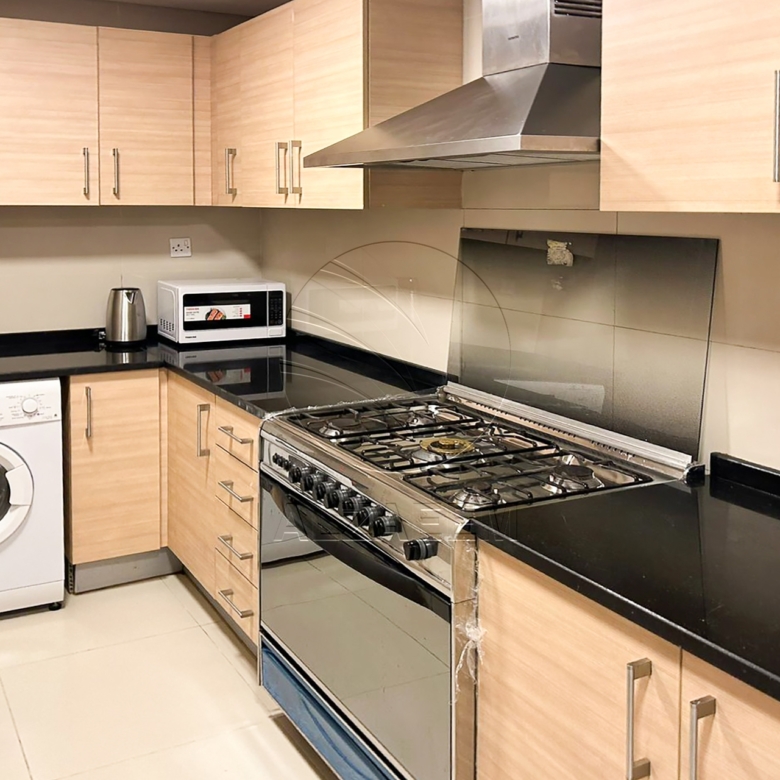 √ Luxuriously Furnished | VACANT | BIG Layout √