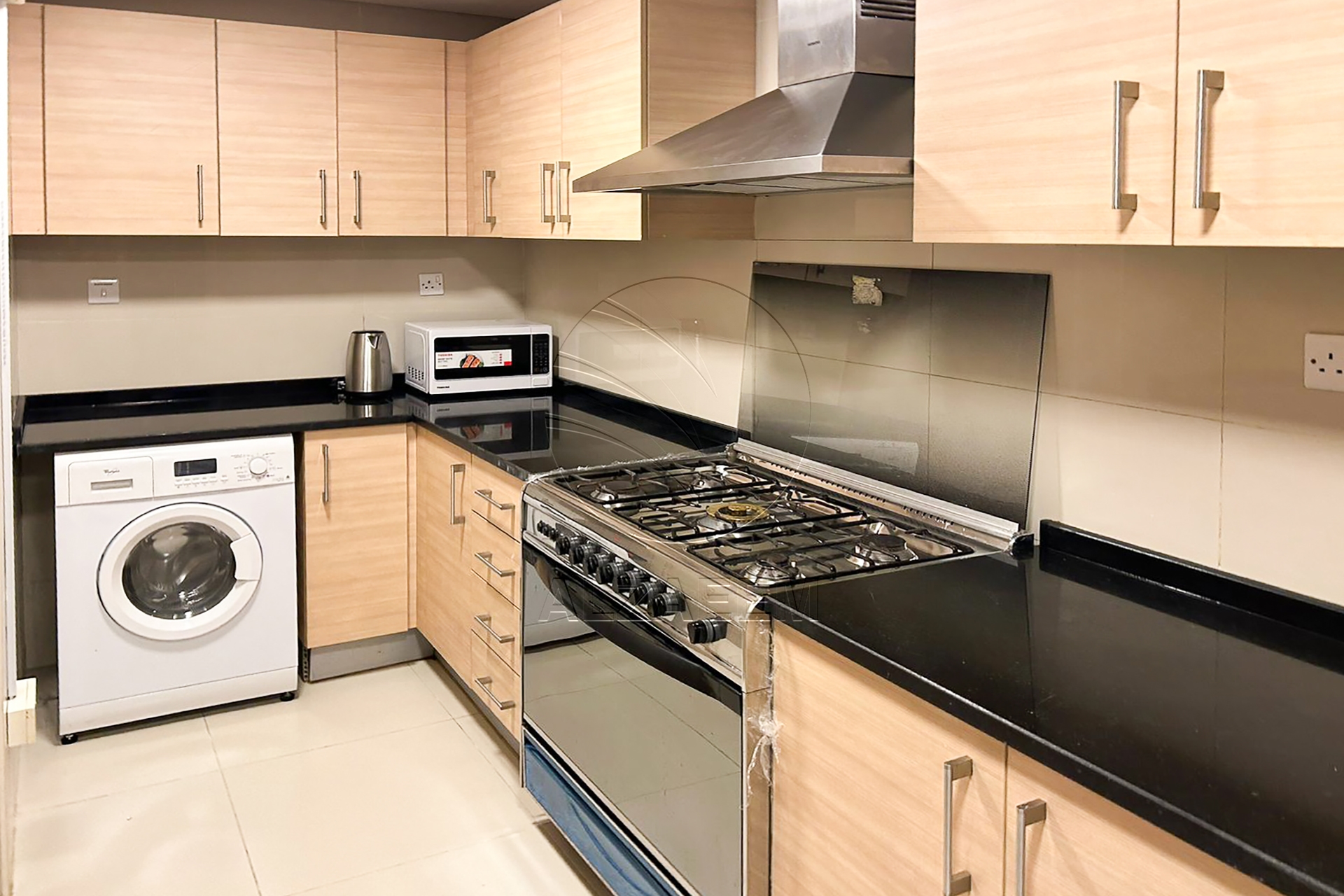 √ Luxuriously Furnished | VACANT | BIG Layout √