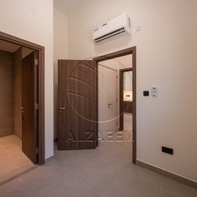 √Single Row Unit | Premium Location | Huge Plot√