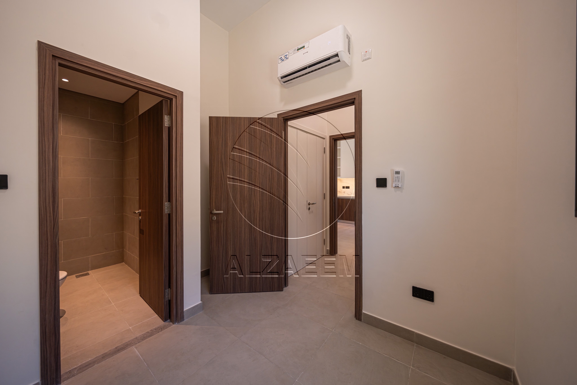 √Single Row Unit | Premium Location | Huge Plot√