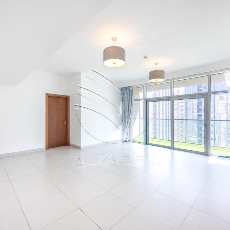 √ VACANT! Stunning Sea View | Higher Level √