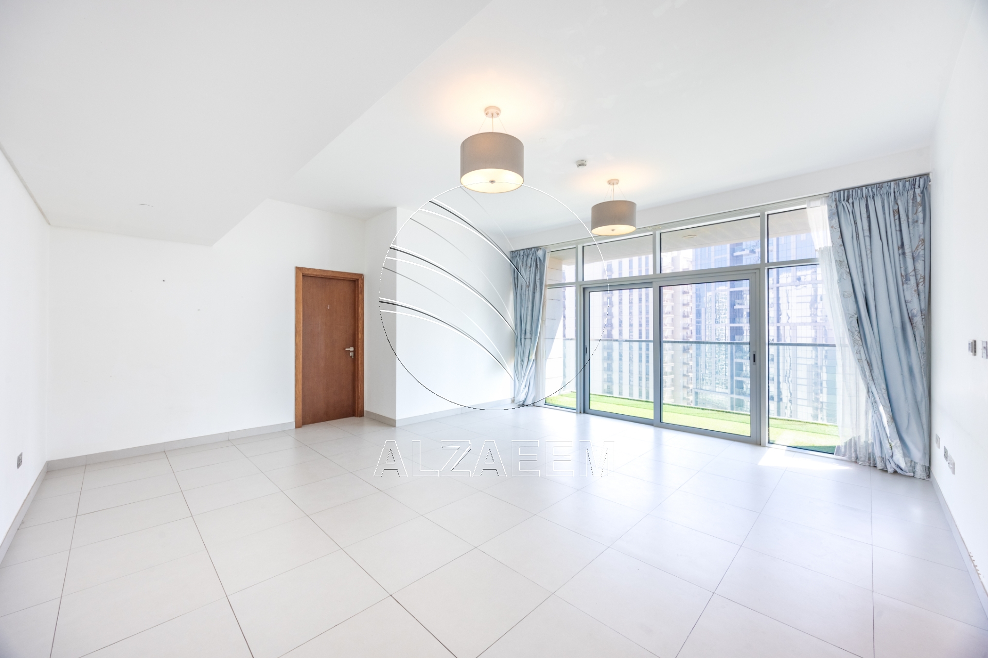 √ VACANT! Stunning Sea View | Higher Level √
