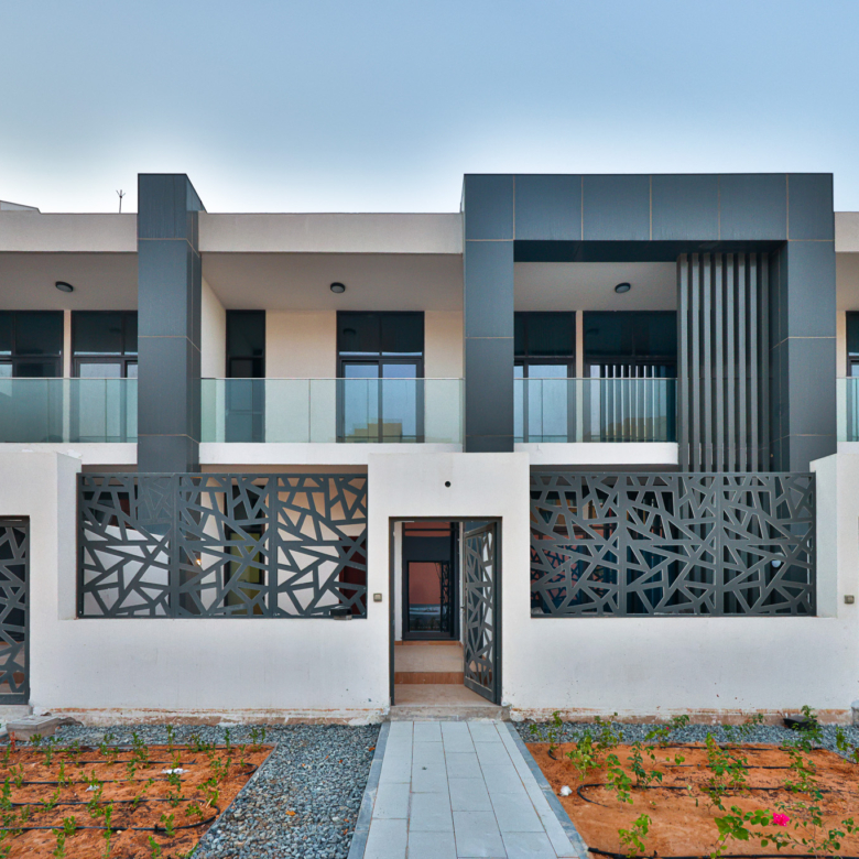 Furnished | 3BR TH | Big Layout | Vacant
