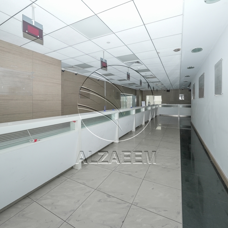 √Prime Showroom+Basement + 2 Mezzanine Levels √