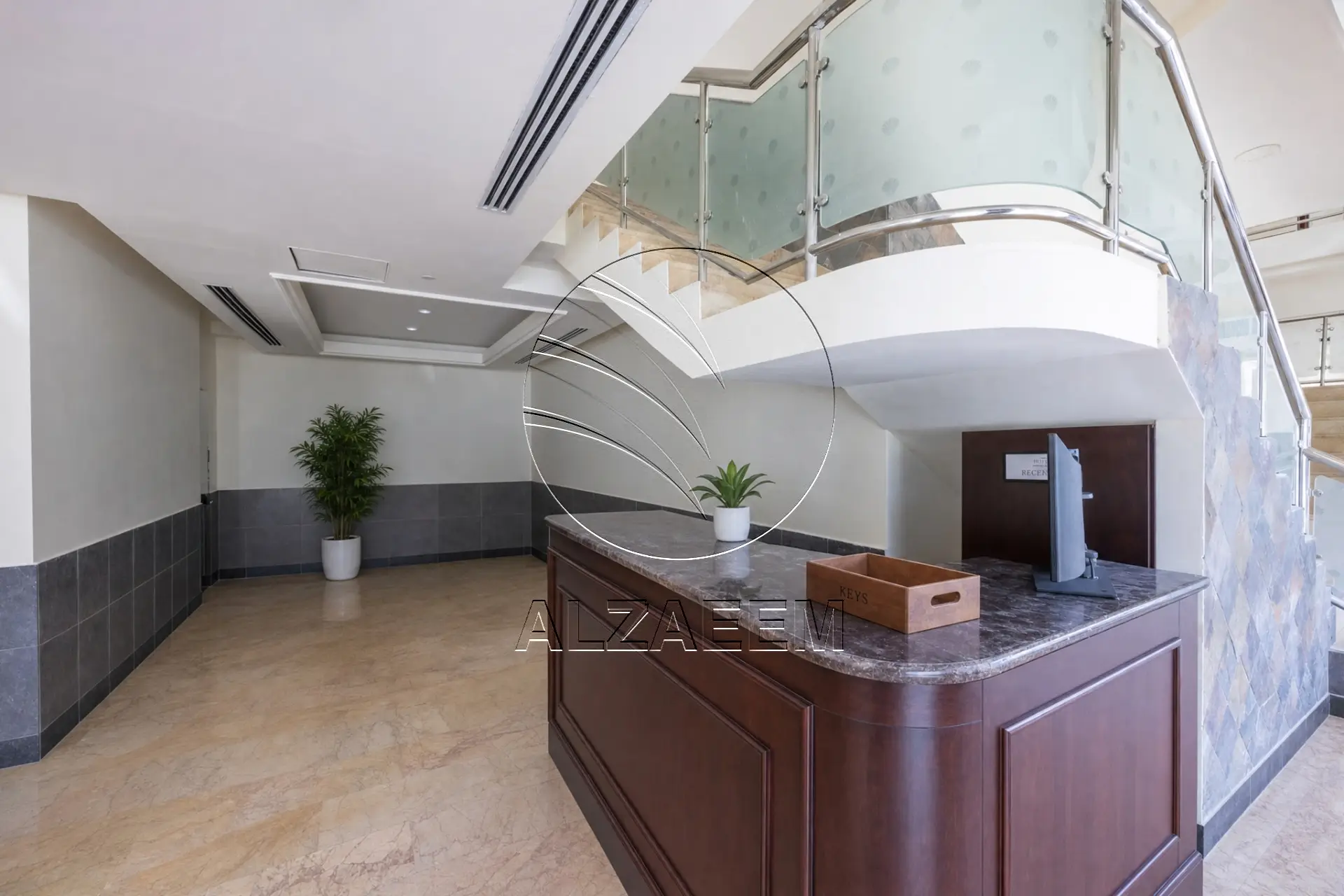 √ VACANT SHOW ROOM | 3 Floors | Up to 4 Payments √