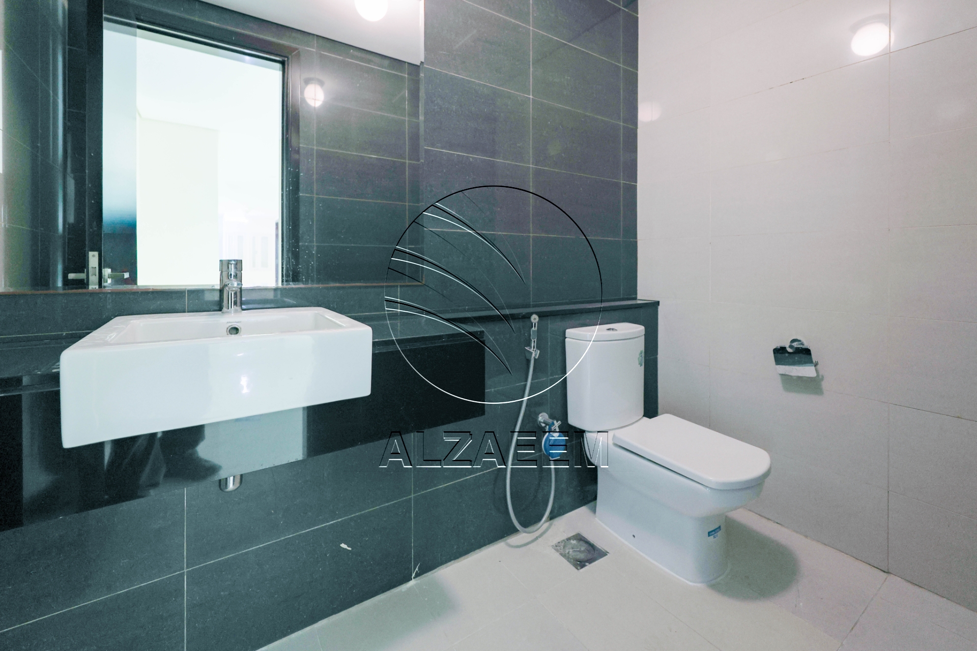 √HOT DEAL! 2BR Mid- Level| VACANT | SEA View√