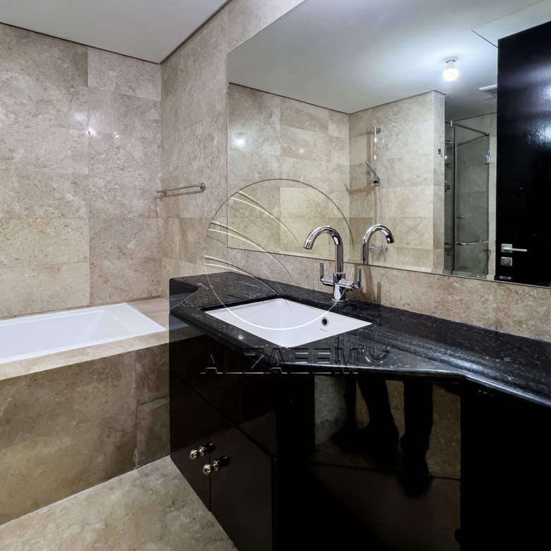 √Higher Floor | Sea View | Rented with Refund √