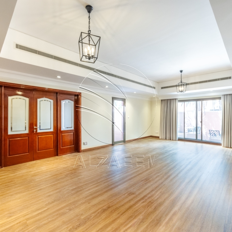 √ VACANT | Prime Location | Spacious 4BR Villa √