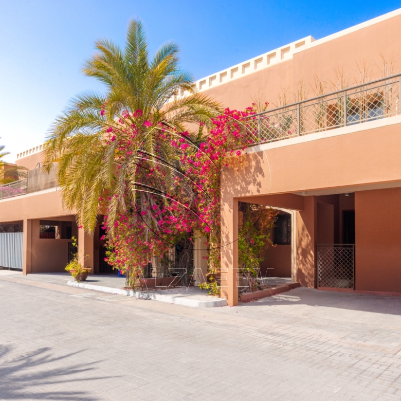 √ VACANT | Prime Location | Spacious 4BR Villa √