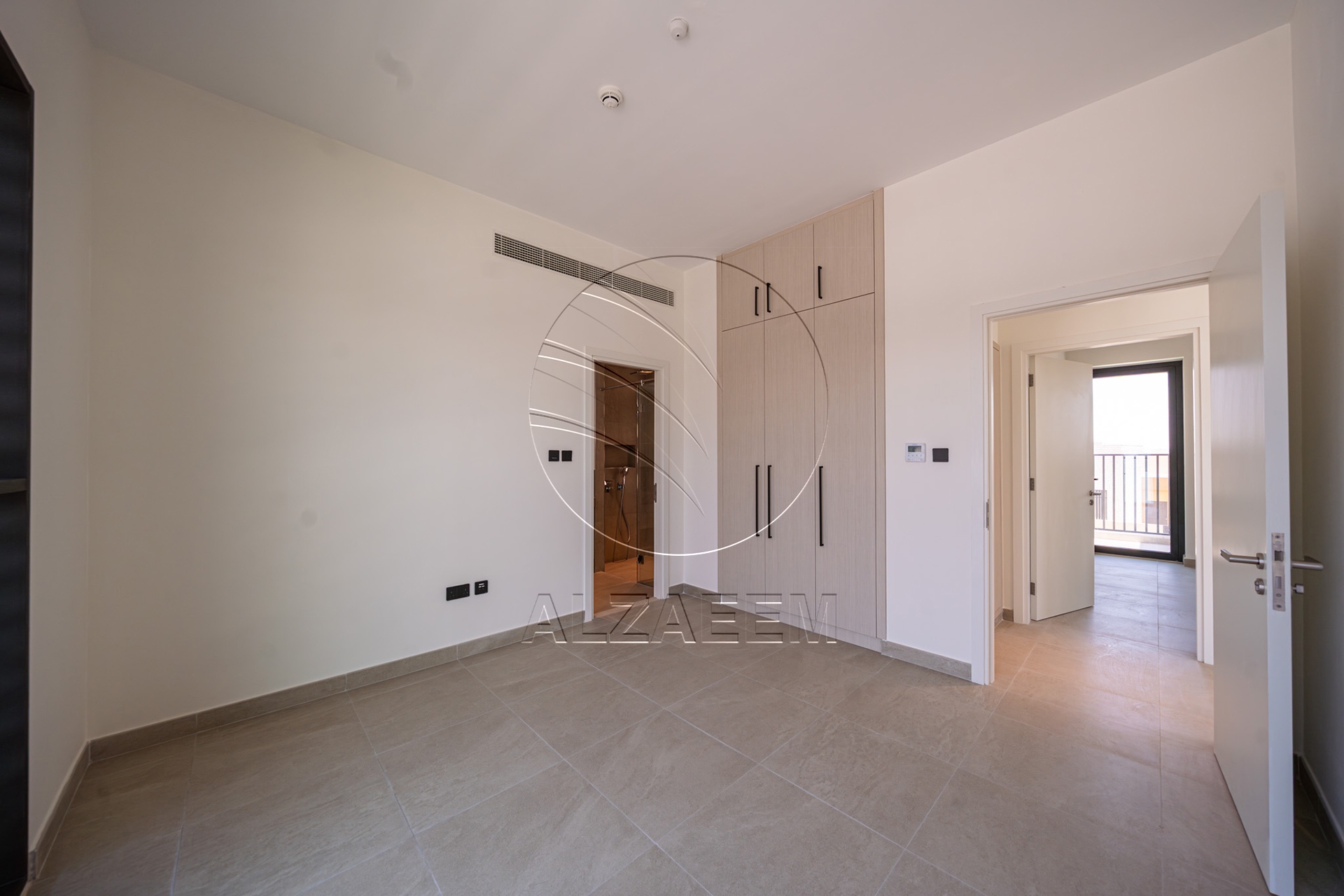 √EXCLUSIVE! | Spacious Plot! Prime Location√