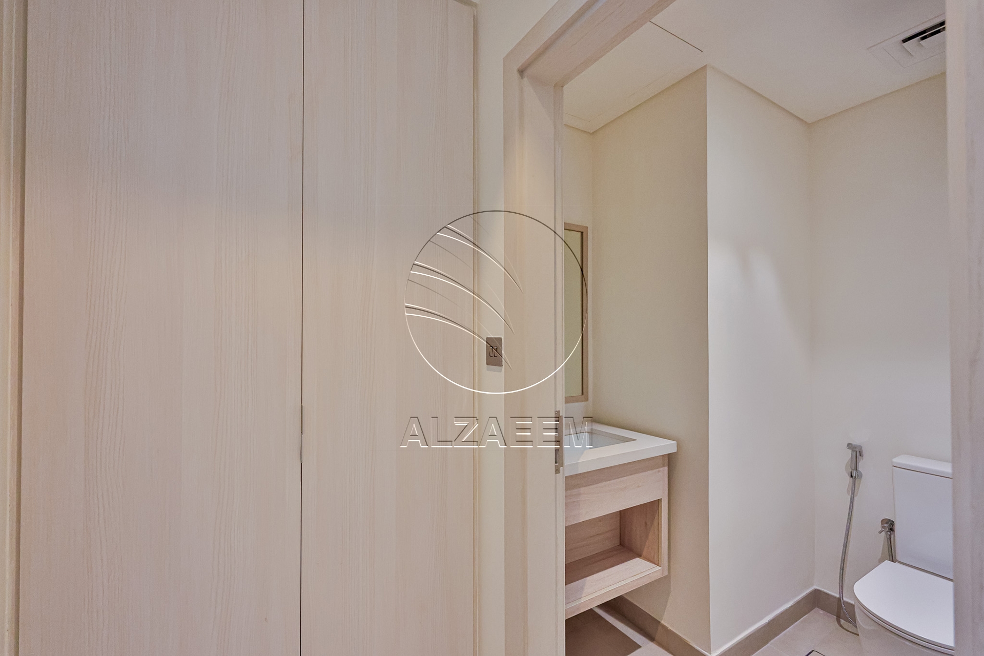 √ HOT DEAL! Spacious TH in a Prime Location √