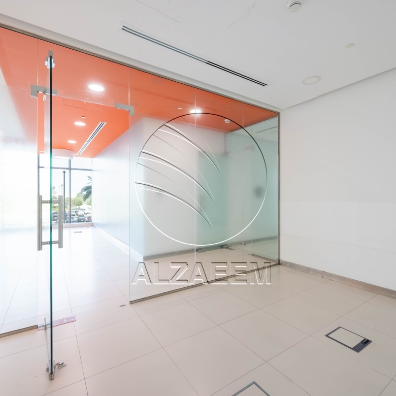 √ Fitted – Spacious Showroom| Ideal Business Location √