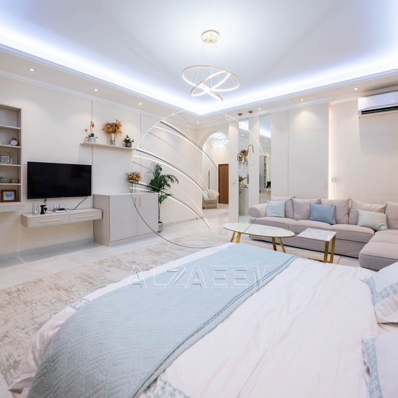 Single Row | Upgraded 5BR Villa | Pool and Garden