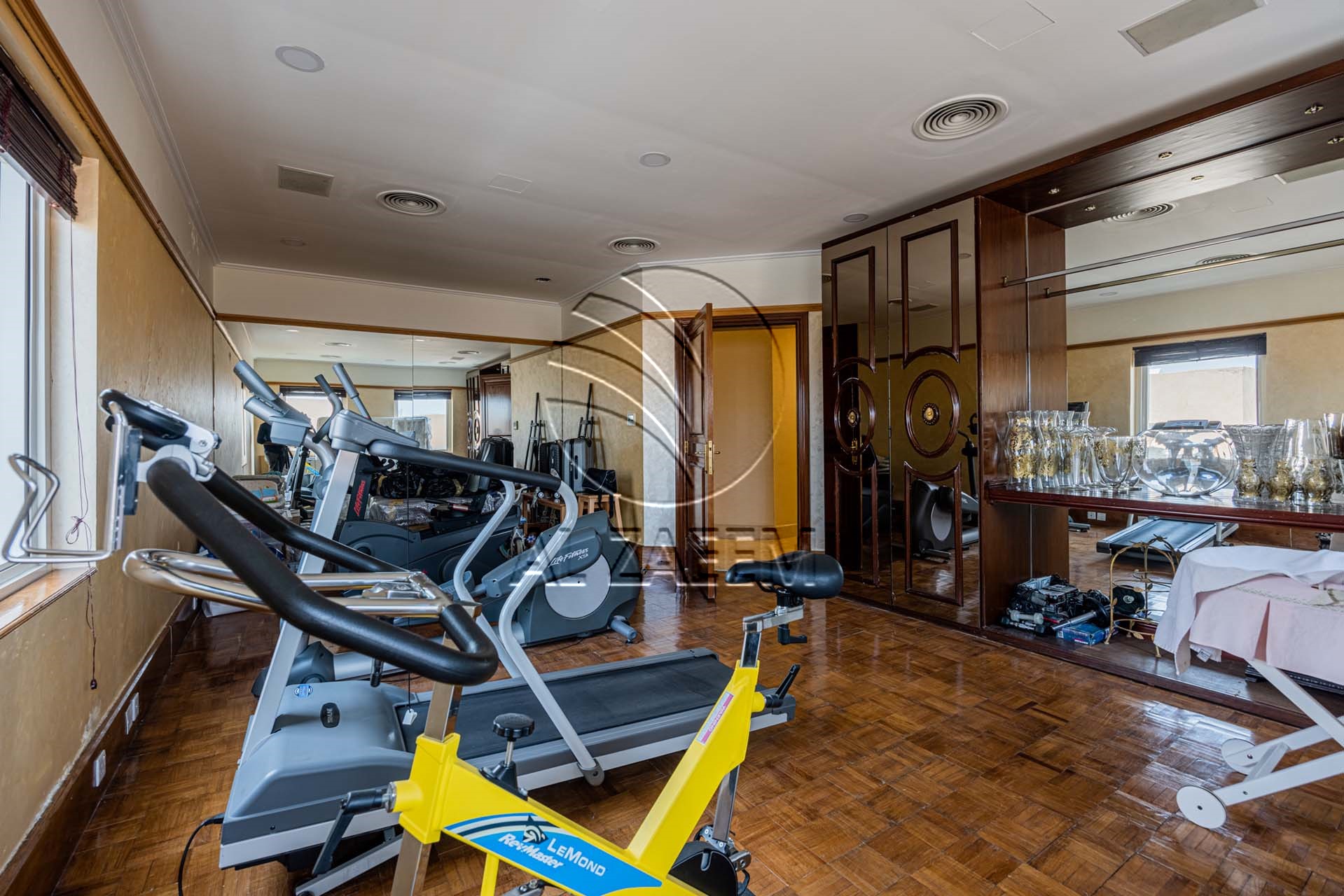 √ Lift | Pool / Gym / Jacuzzi / Sauna / Cinema √