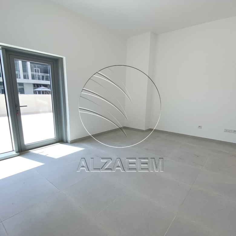 Luxury Living | 2 payment – 3+Maid | Vacant