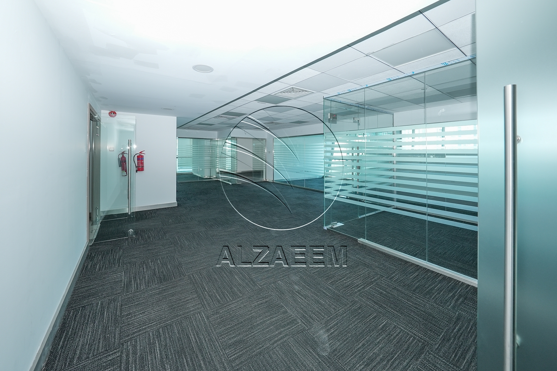√Prime Showroom+Basement + 2 Mezzanine Levels √