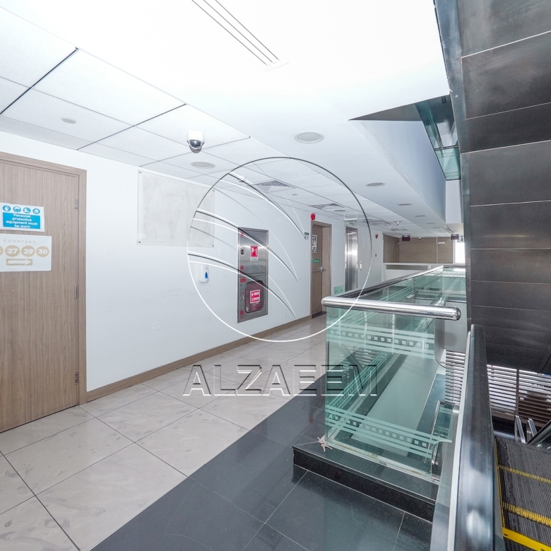 √Prime Showroom+Basement + 2 Mezzanine Levels √