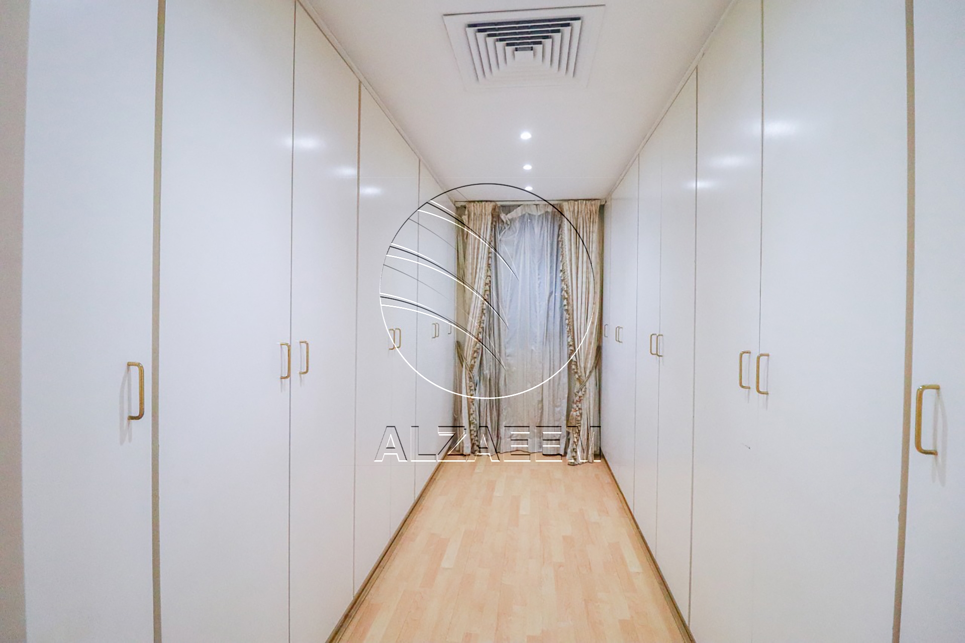 √Corner Villa | 7 Master | Majlis | 2 Kitchen√