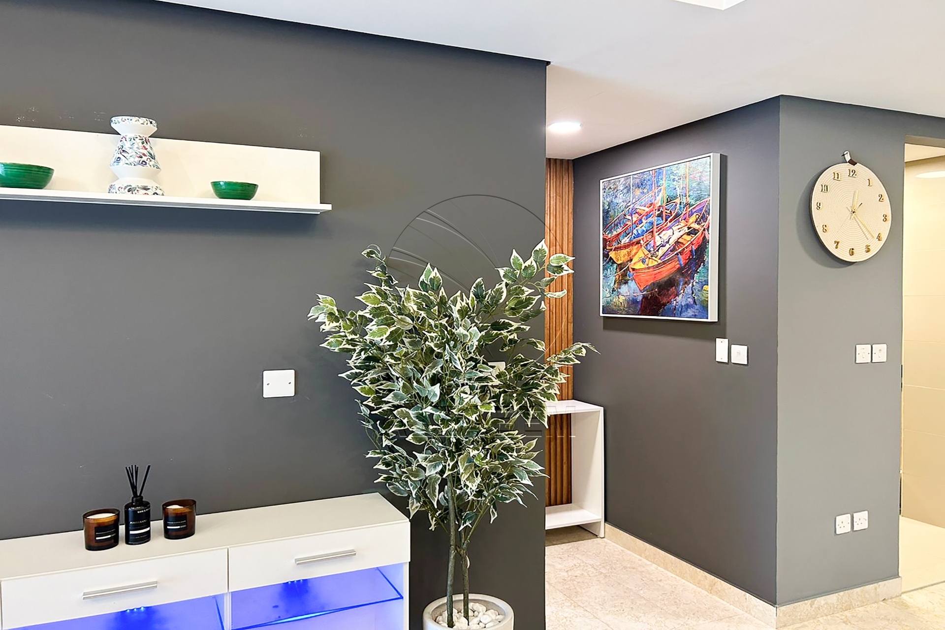 √ Luxuriously Furnished | VACANT | BIG Layout √