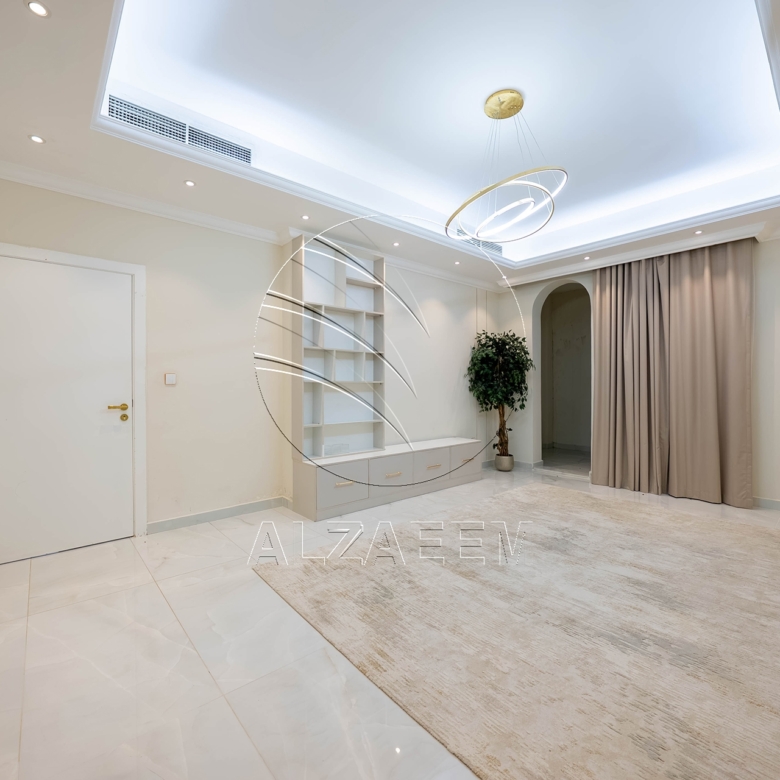 Single Row | Upgraded 5BR Villa | Pool and Garden