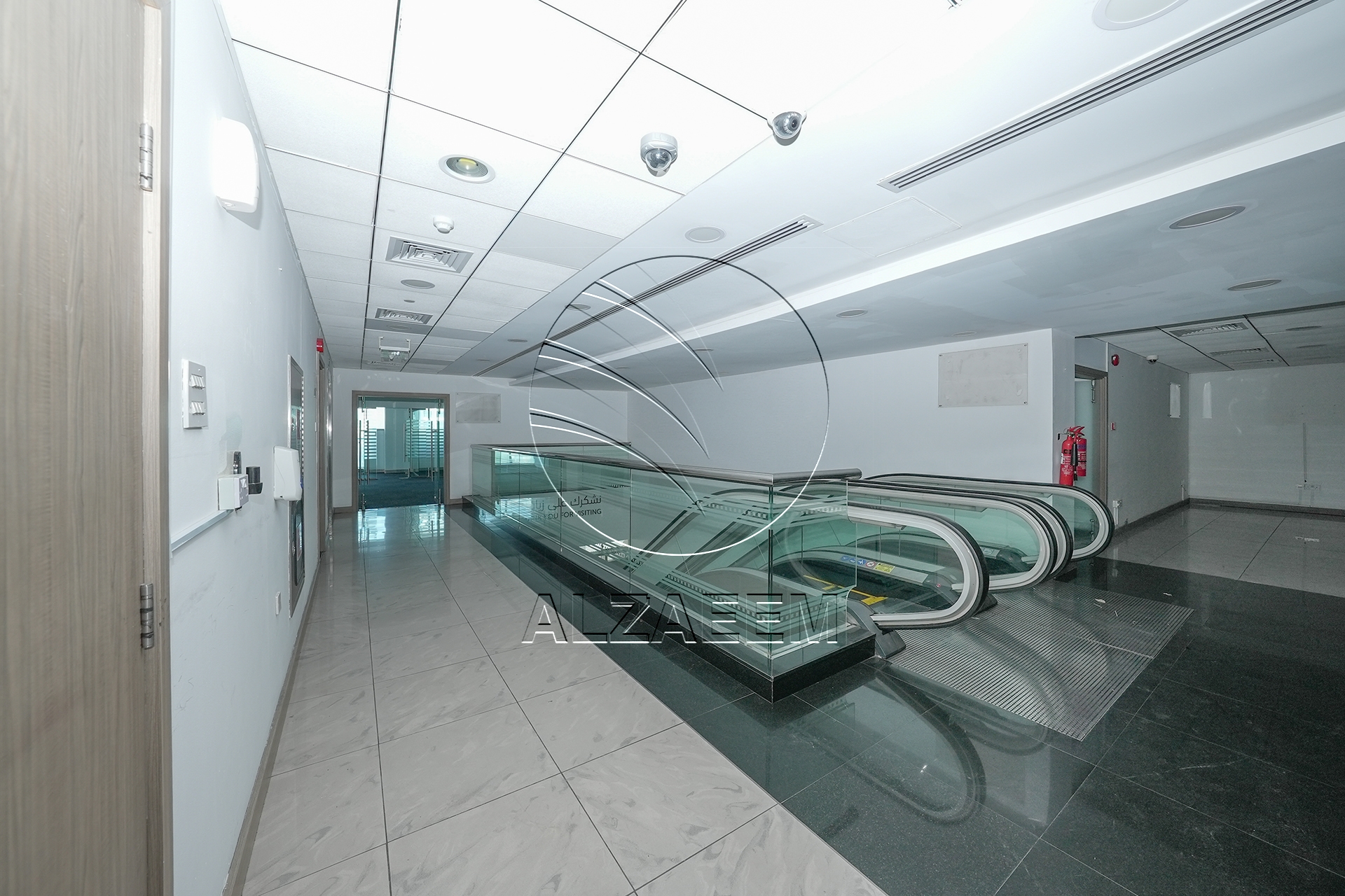 √Prime Showroom+Basement + 2 Mezzanine Levels √