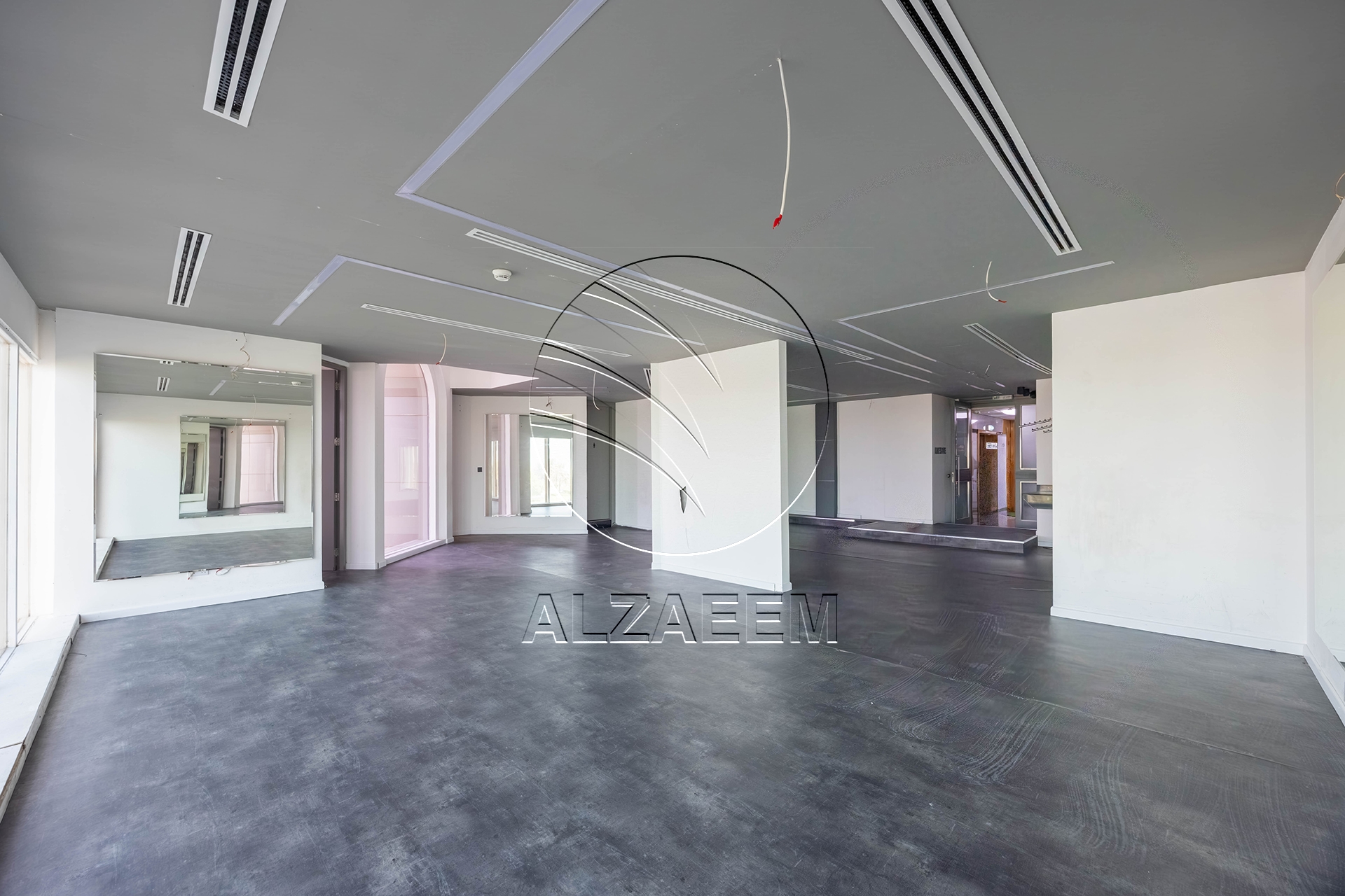 √ Fitted – Spacious Showroom| Ideal Business Location √
