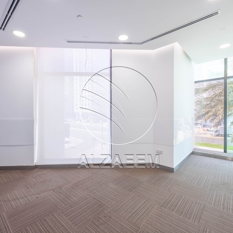 √ Fitted – Spacious Showroom| Ideal Business Location √