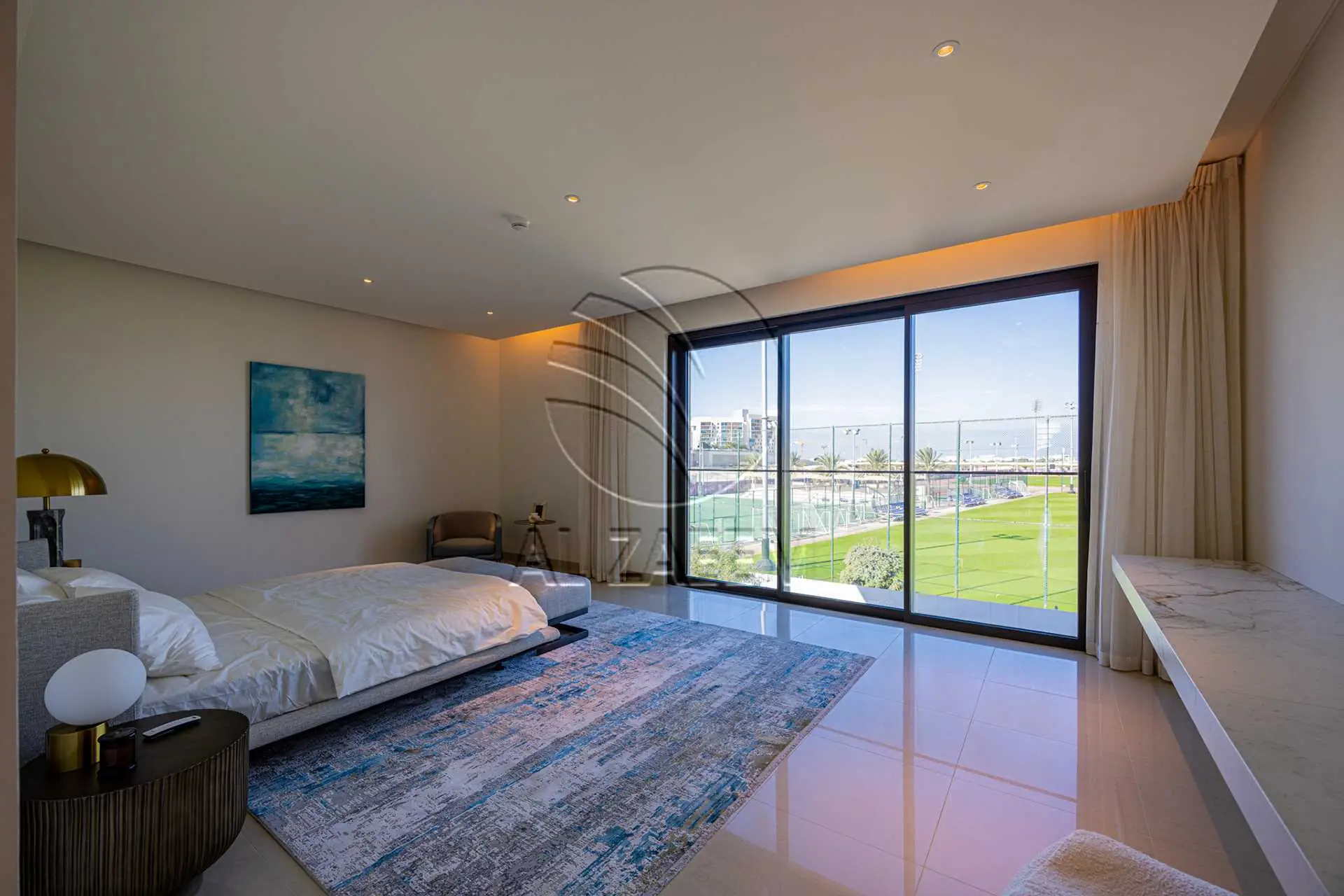 √ Single Row Corner | High Ceiling | HOT DEAL √