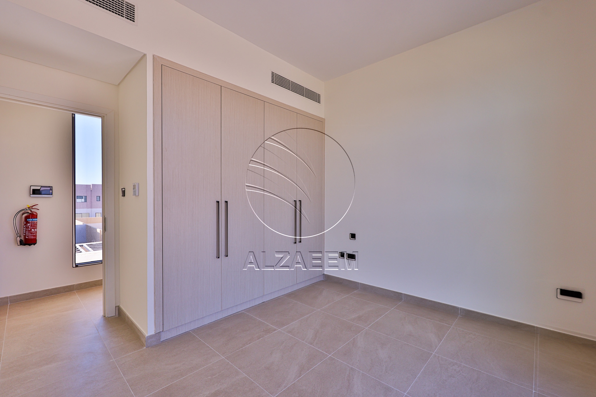 √Single Row End Villa | Steps away from the Park√