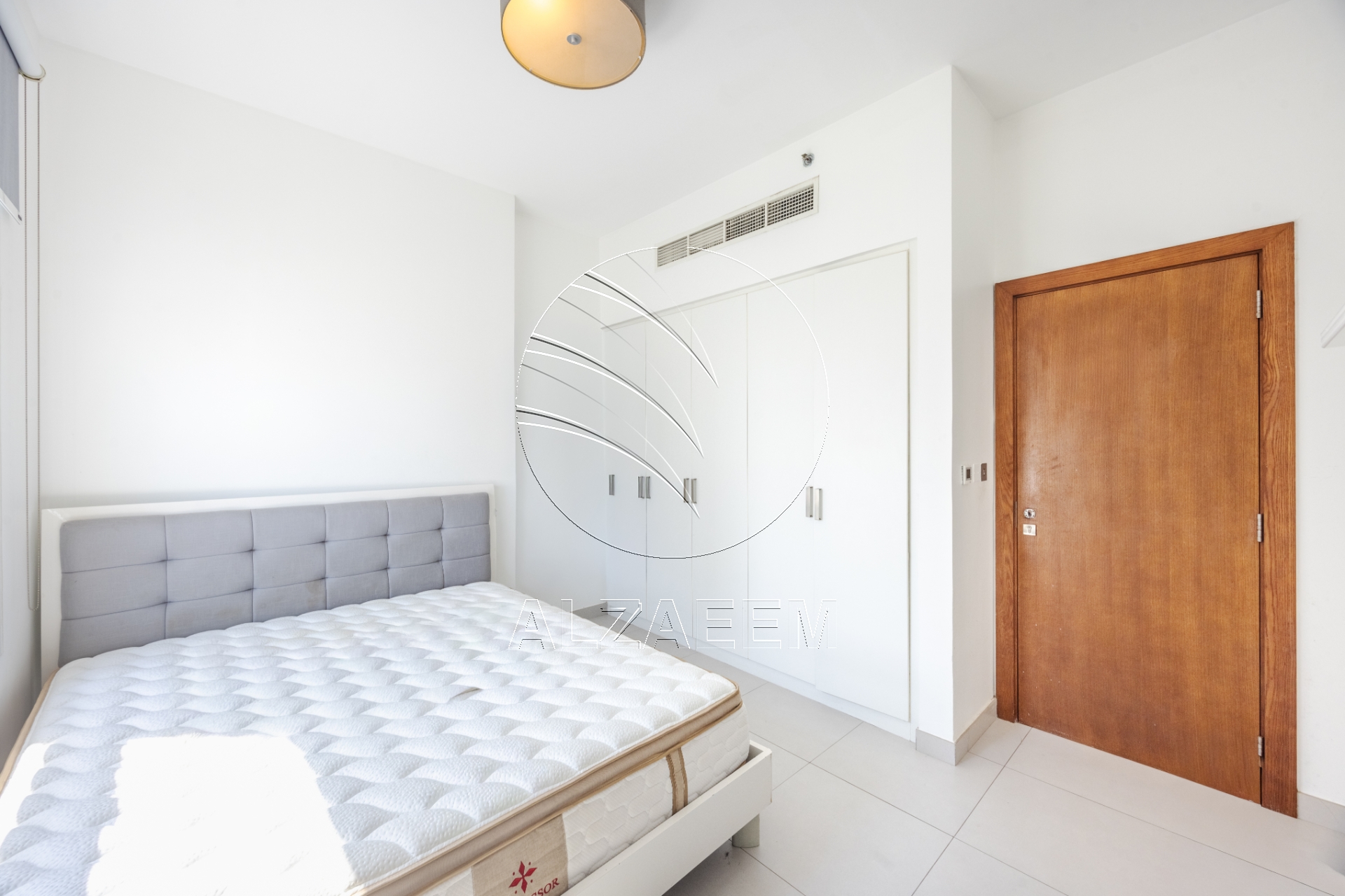 √ VACANT! Stunning Sea View | Higher Level √