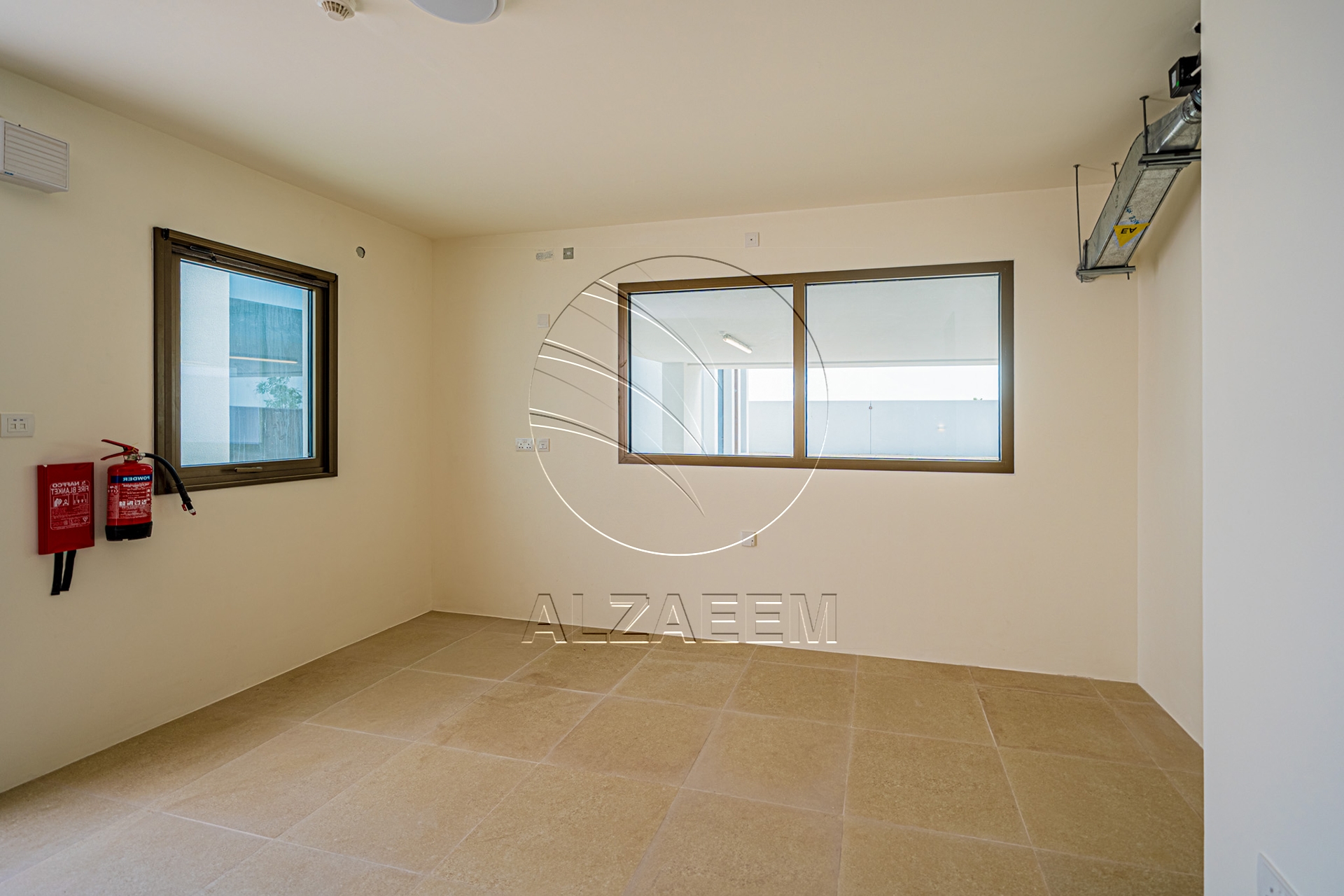 VACANT 5V Select | Single Row Corner Near the Sea