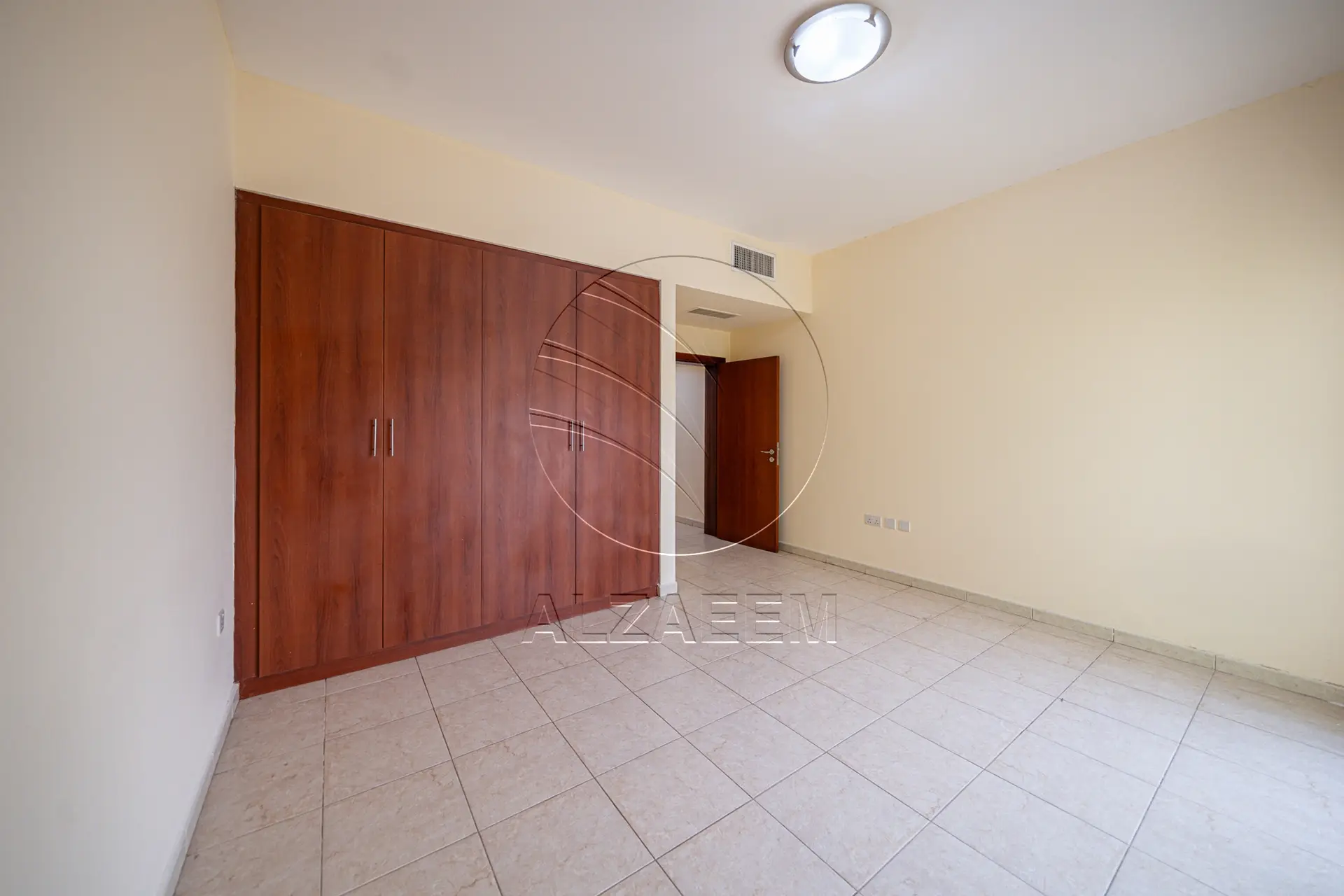 VACANT | Villa 4br Upgraded to 5br | BIG Backyard