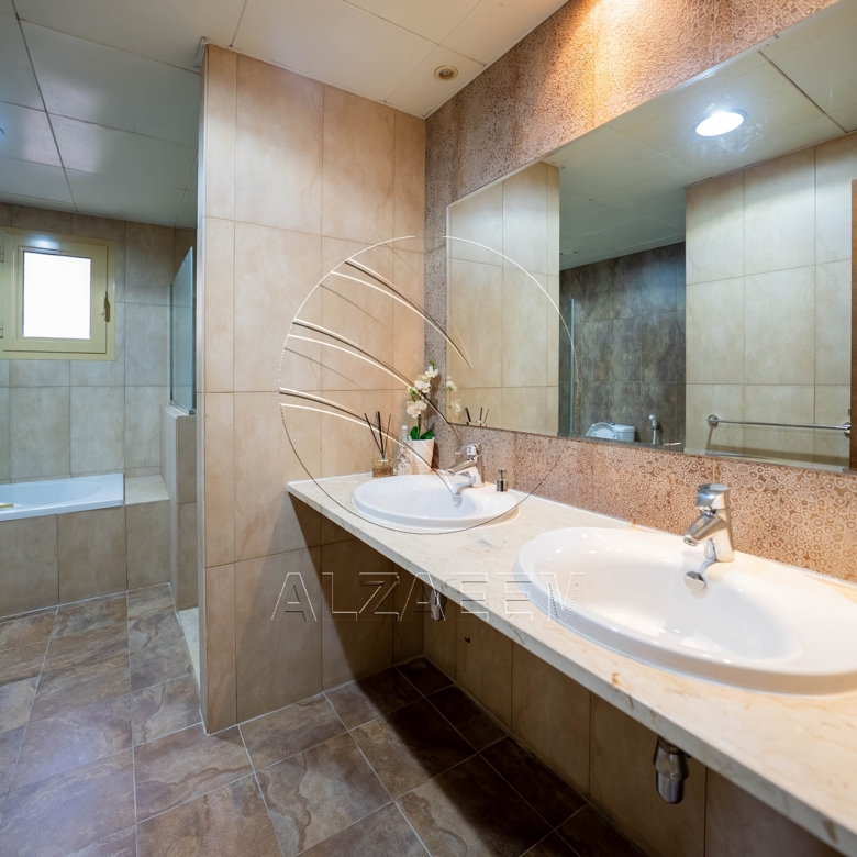 Single Row | Upgraded 5BR Villa | Pool and Garden