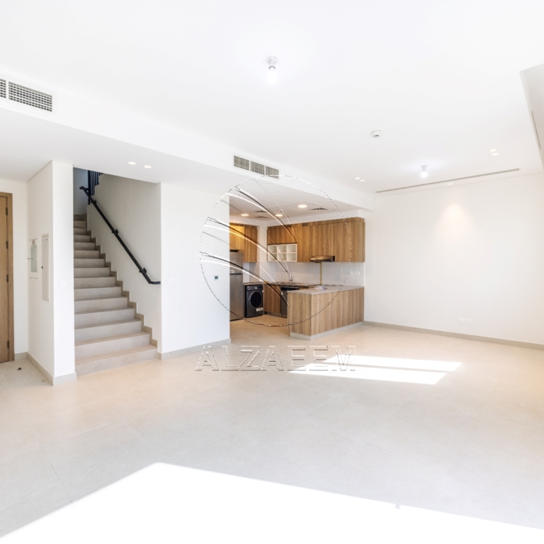 √Single Row | Prime Location| Steps from the Park√