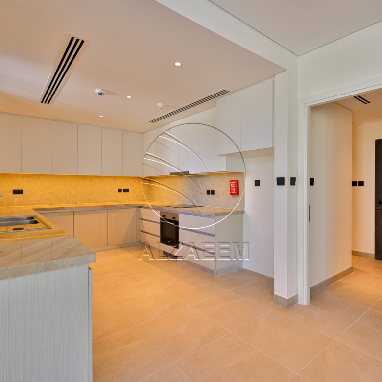√Single Row End Villa | Steps away from the Park√