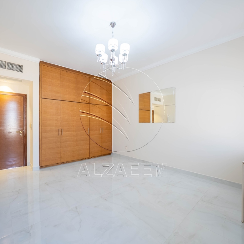 Single Row | Upgraded 5BR Villa | Pool and Garden